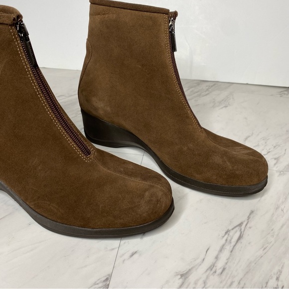 La Canadienne Shiane Brown Front Zip Bootie 8M - Picture 11 of 16